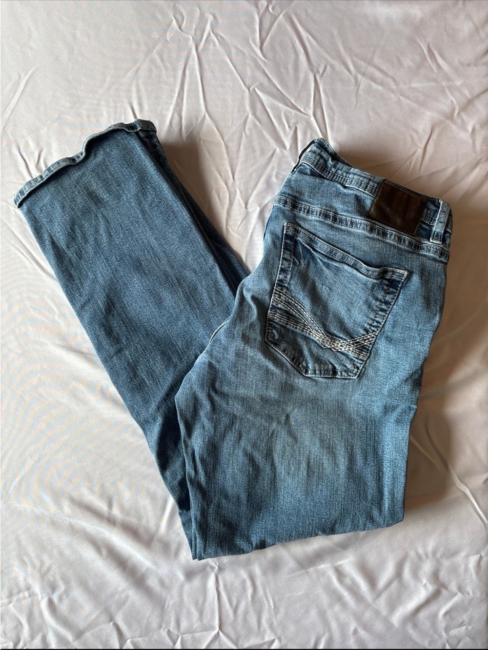 Reclaim Relaxed Men’s Light Blue Denim Jeans — Classic Casual Fit